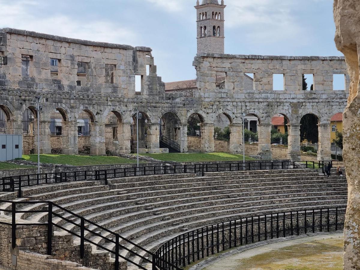 Pulabella * Pula